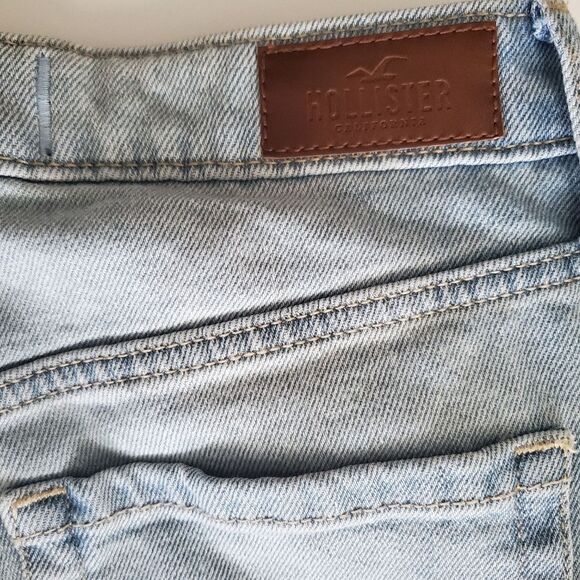 Hollister Ultra High-Rise Mom Jeans Women Size 5 Light Wash Denim Short Stretch - Picture 7 of 8